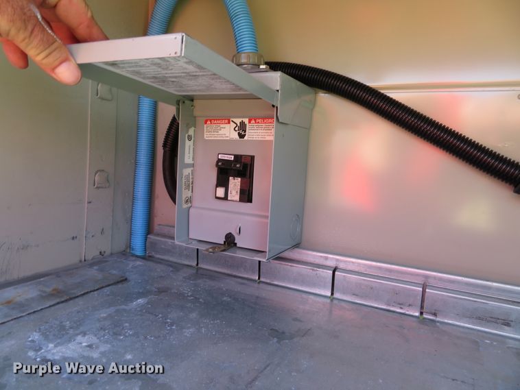 image for item DE8205 2008 Ford F450 Super Duty XL SuperCab utility truck