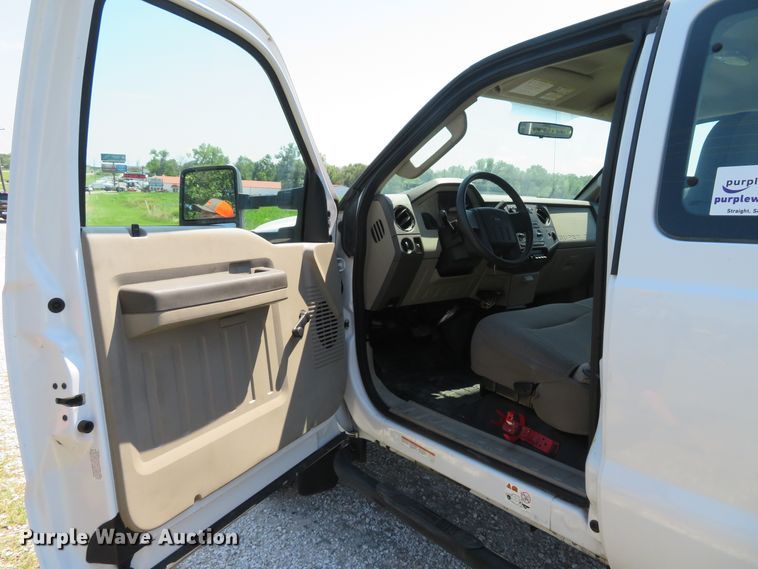 image for item DE8205 2008 Ford F450 Super Duty XL SuperCab utility truck