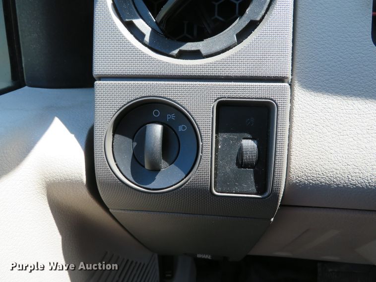 image for item DE8205 2008 Ford F450 Super Duty XL SuperCab utility truck