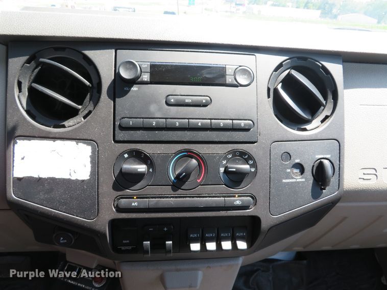 image for item DE8205 2008 Ford F450 Super Duty XL SuperCab utility truck