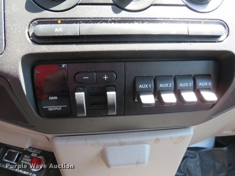 image for item DE8205 2008 Ford F450 Super Duty XL SuperCab utility truck