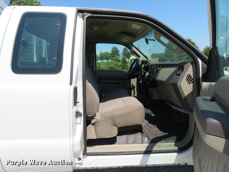 image for item DE8205 2008 Ford F450 Super Duty XL SuperCab utility truck