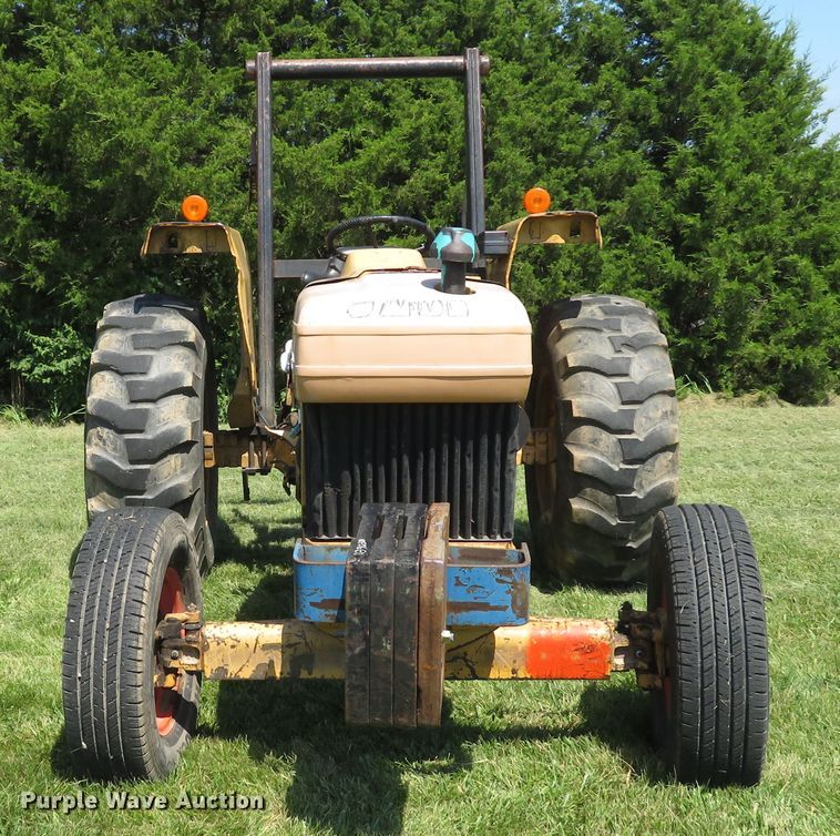 image for item DE8206 Ford 4610 tractor