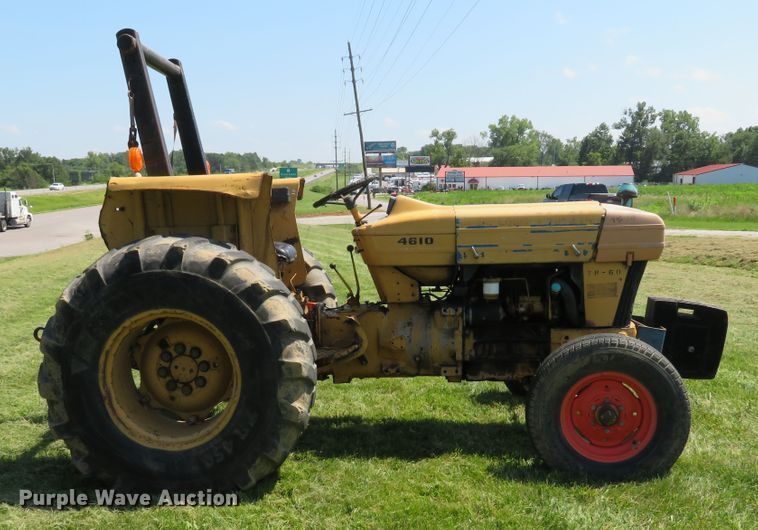image for item DE8206 Ford 4610 tractor