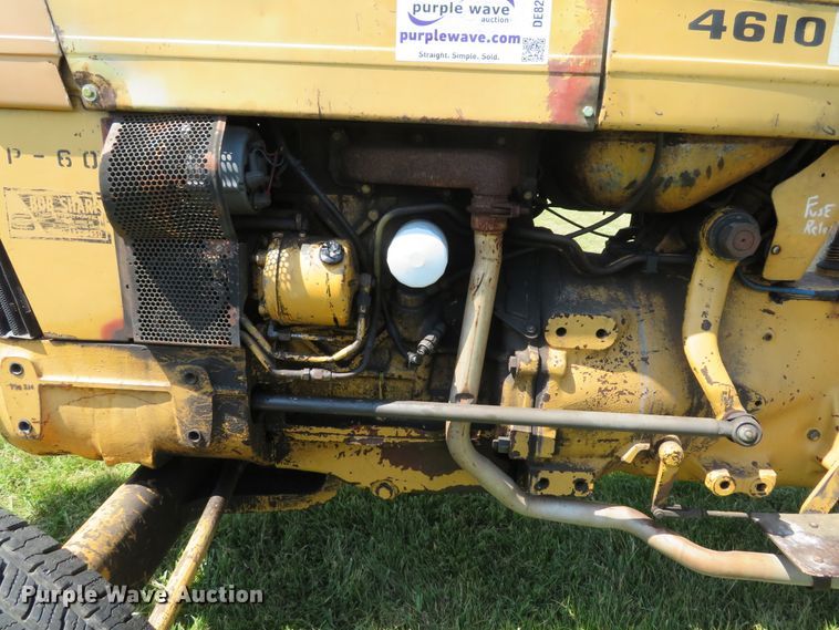 image for item DE8206 Ford 4610 tractor