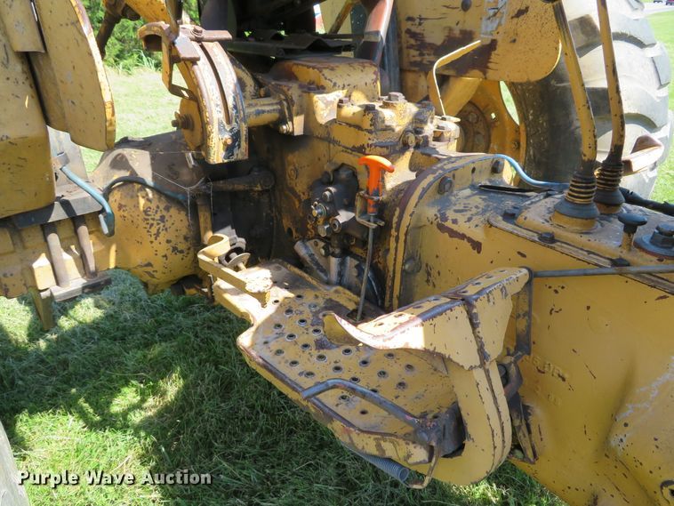 image for item DE8206 Ford 4610 tractor