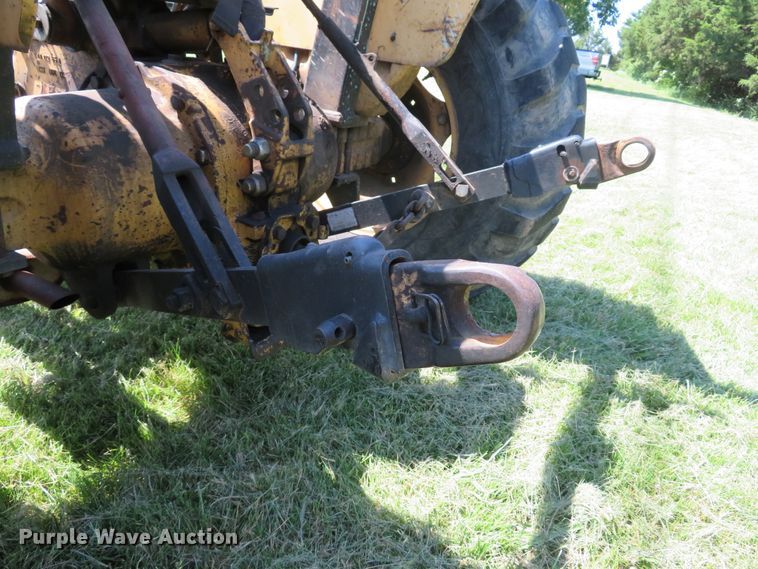 image for item DE8206 Ford 4610 tractor