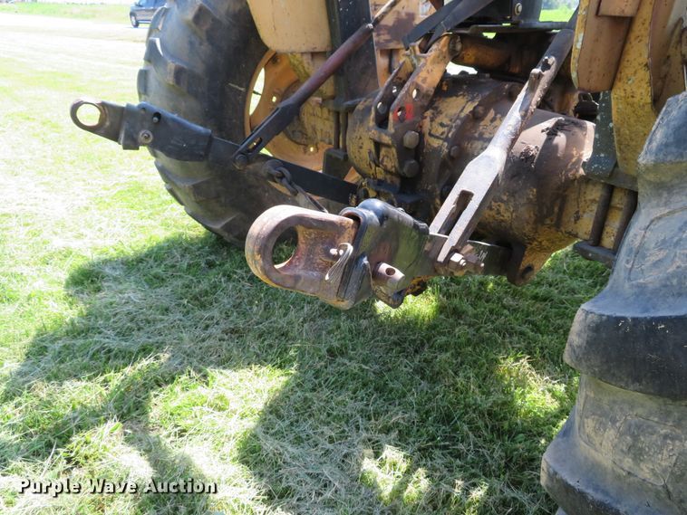 image for item DE8206 Ford 4610 tractor