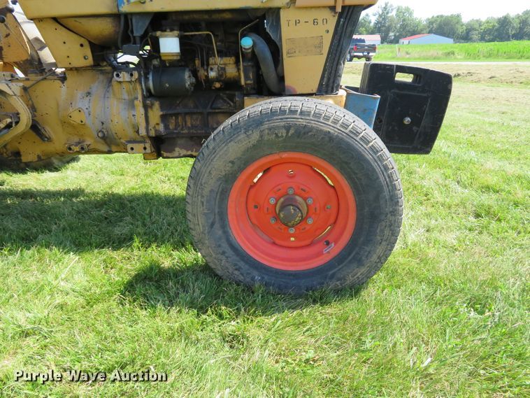 image for item DE8206 Ford 4610 tractor