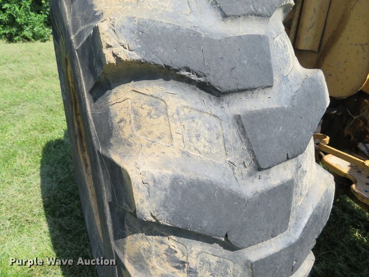 image for item DE8206 Ford 4610 tractor