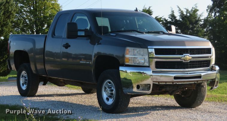 image for item DE8208 2008 Chevrolet Silverado 2500HD LT Ext. Cab pickup truck