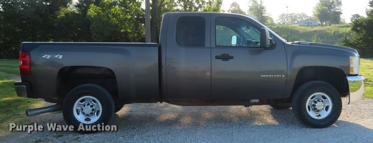image for item DE8208 2008 Chevrolet Silverado 2500HD LT Ext. Cab pickup truck