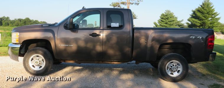 image for item DE8208 2008 Chevrolet Silverado 2500HD LT Ext. Cab pickup truck