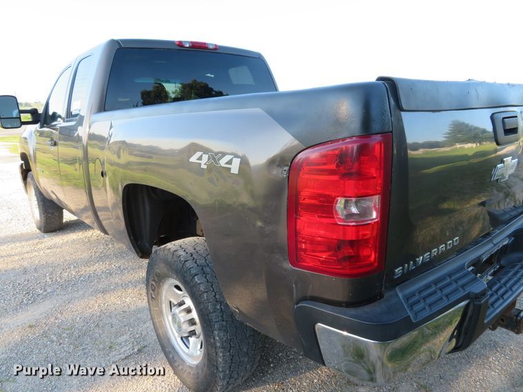 image for item DE8208 2008 Chevrolet Silverado 2500HD LT Ext. Cab pickup truck