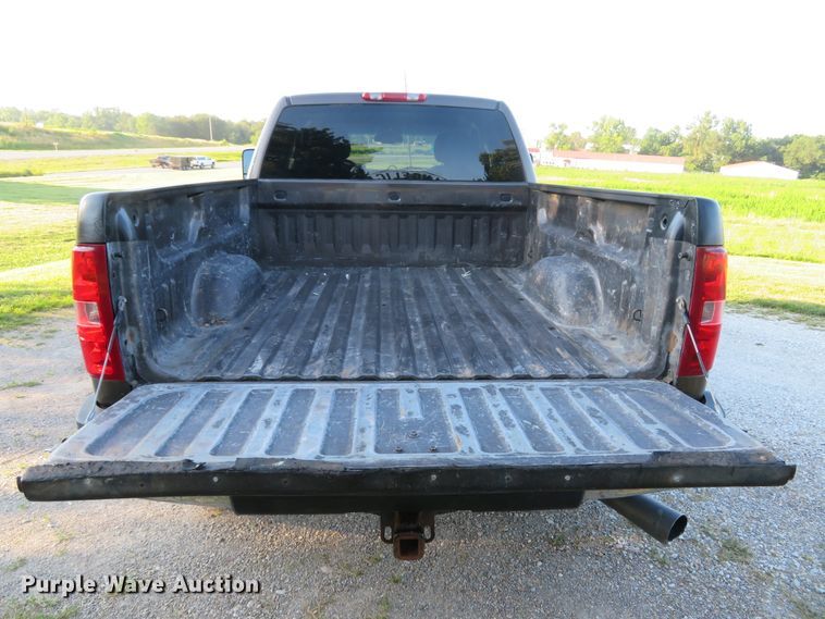 image for item DE8208 2008 Chevrolet Silverado 2500HD LT Ext. Cab pickup truck