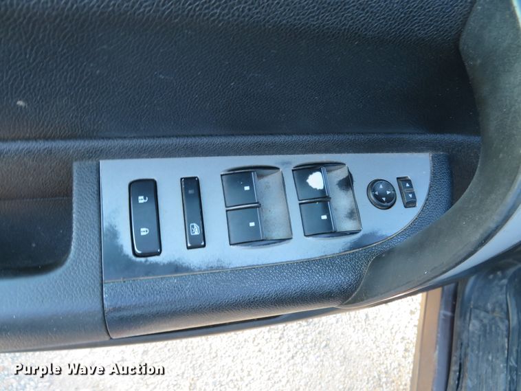 image for item DE8208 2008 Chevrolet Silverado 2500HD LT Ext. Cab pickup truck