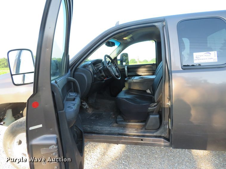 image for item DE8208 2008 Chevrolet Silverado 2500HD LT Ext. Cab pickup truck
