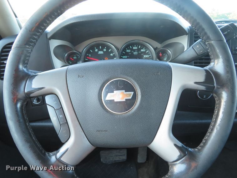 image for item DE8208 2008 Chevrolet Silverado 2500HD LT Ext. Cab pickup truck