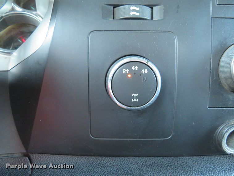 image for item DE8208 2008 Chevrolet Silverado 2500HD LT Ext. Cab pickup truck