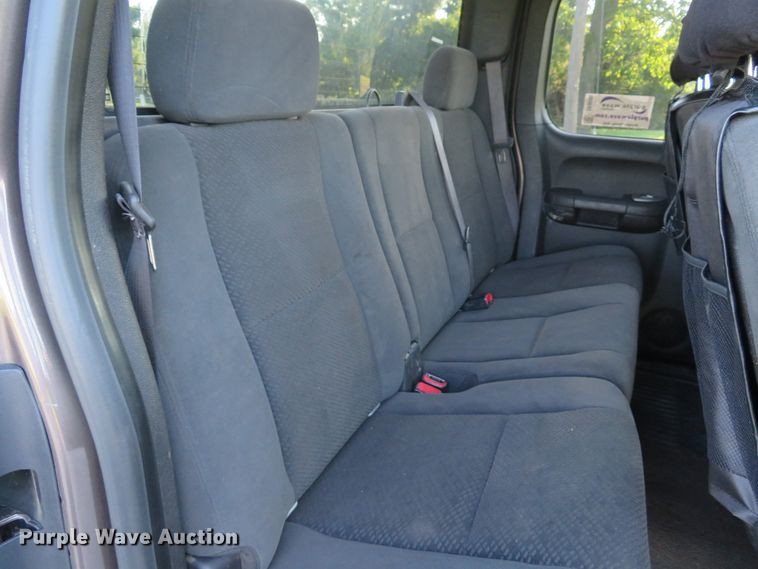 image for item DE8208 2008 Chevrolet Silverado 2500HD LT Ext. Cab pickup truck