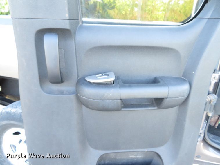 image for item DE8208 2008 Chevrolet Silverado 2500HD LT Ext. Cab pickup truck