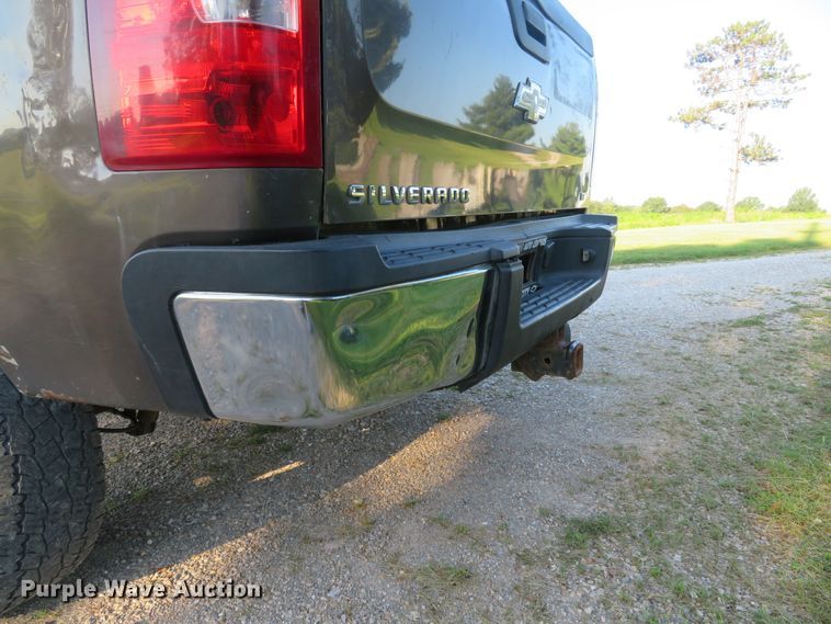 image for item DE8208 2008 Chevrolet Silverado 2500HD LT Ext. Cab pickup truck