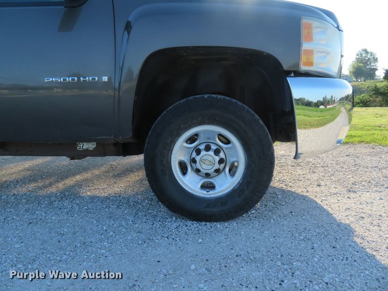 image for item DE8208 2008 Chevrolet Silverado 2500HD LT Ext. Cab pickup truck