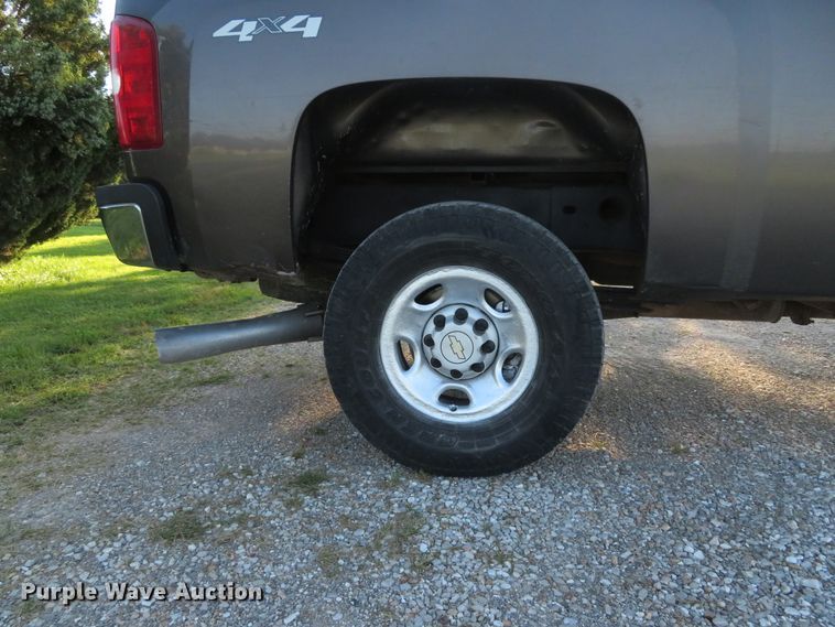 image for item DE8208 2008 Chevrolet Silverado 2500HD LT Ext. Cab pickup truck