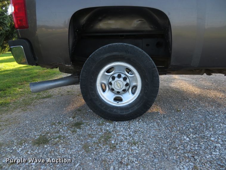 image for item DE8208 2008 Chevrolet Silverado 2500HD LT Ext. Cab pickup truck