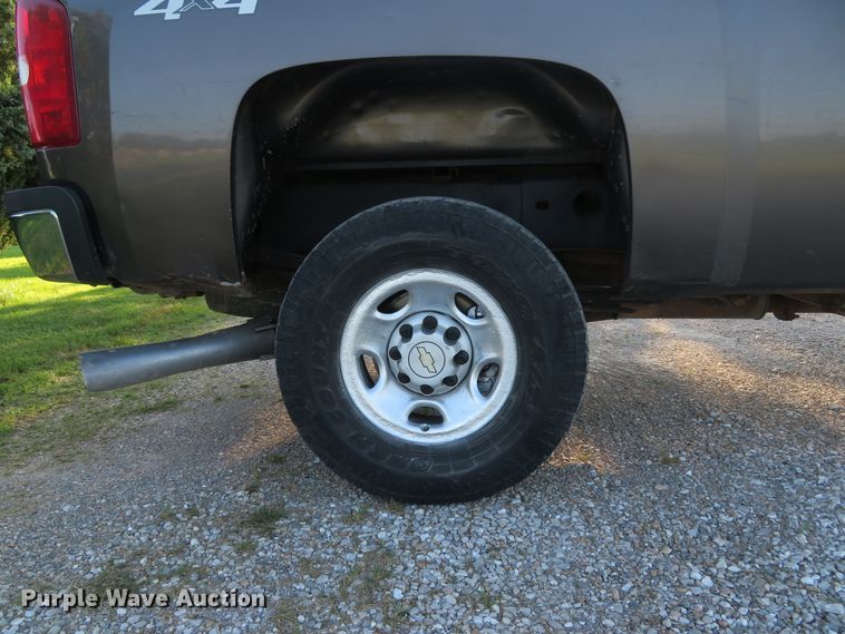 image for item DE8208 2008 Chevrolet Silverado 2500HD LT Ext. Cab pickup truck