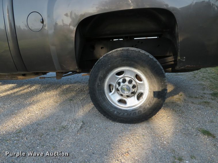 image for item DE8208 2008 Chevrolet Silverado 2500HD LT Ext. Cab pickup truck