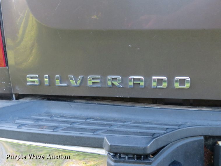 image for item DE8208 2008 Chevrolet Silverado 2500HD LT Ext. Cab pickup truck