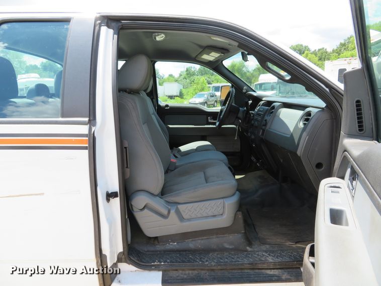 image for item DE8209 2014 Ford F150 XL SuperCab pickup truck