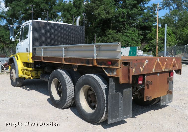 image for item DE8215 1998 Freightliner FL112 flatbed truck