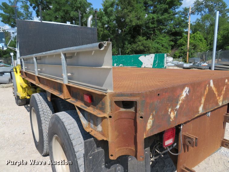 image for item DE8215 1998 Freightliner FL112 flatbed truck