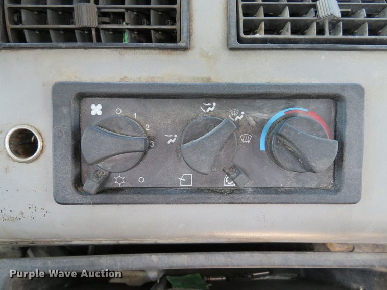 image for item DE8215 1998 Freightliner FL112 flatbed truck