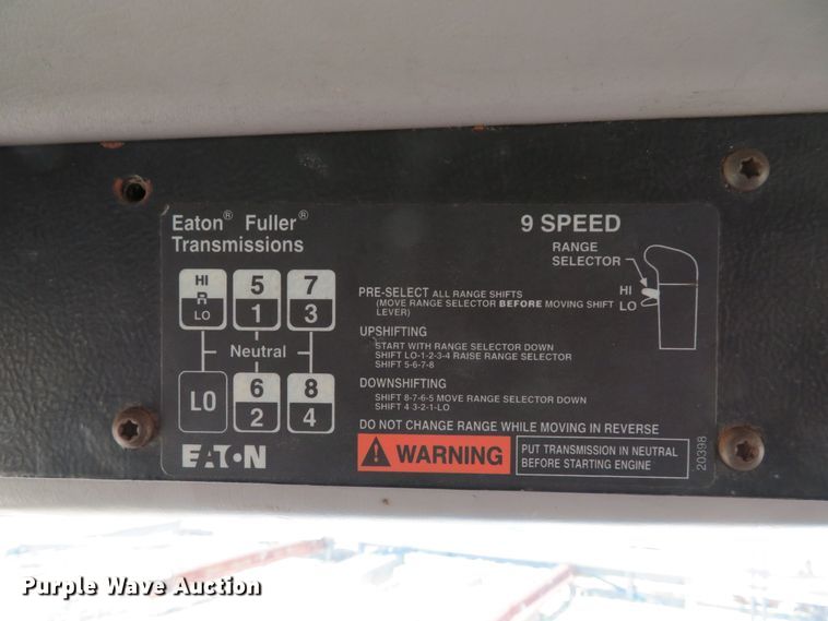 image for item DE8215 1998 Freightliner FL112 flatbed truck