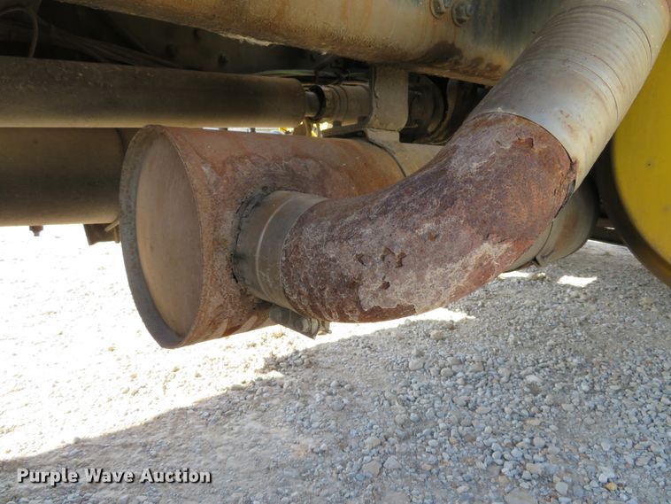 image for item DE8215 1998 Freightliner FL112 flatbed truck