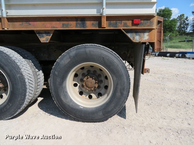 image for item DE8215 1998 Freightliner FL112 flatbed truck