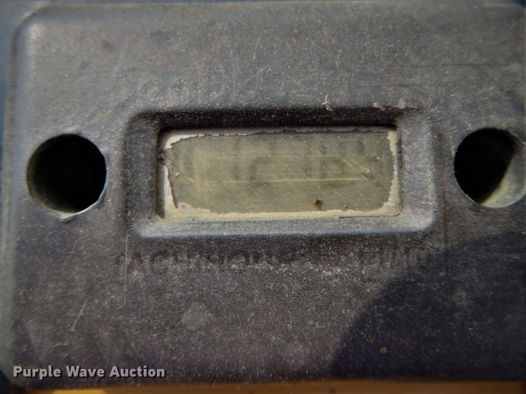 image for item DE8236 2013 Vermeer SC30TX stump grinder