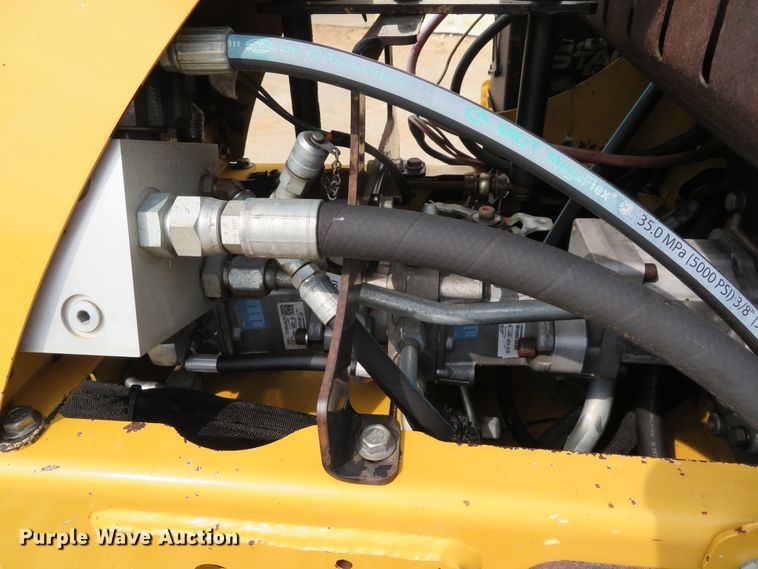 image for item DE8236 2013 Vermeer SC30TX stump grinder