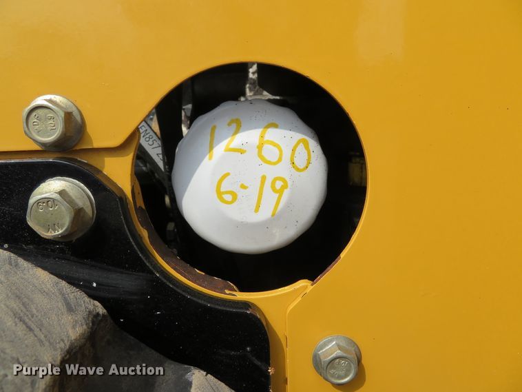 image for item DE8236 2013 Vermeer SC30TX stump grinder