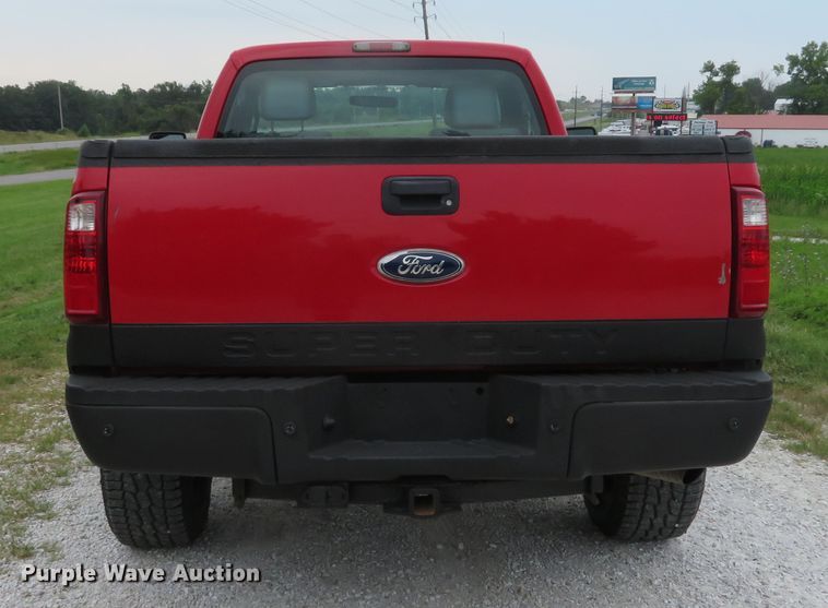 image for item DE8237 2012 Ford F250 Super Duty XL pickup truck