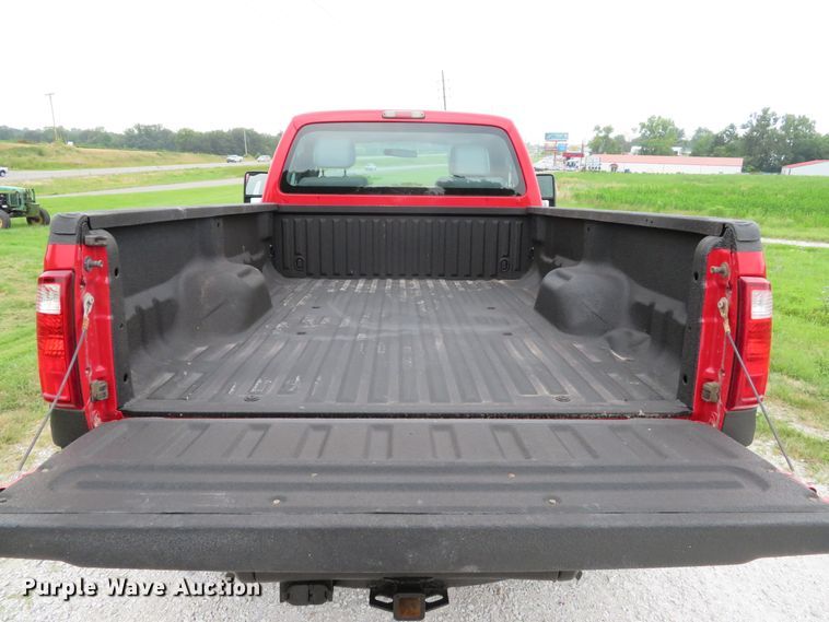 image for item DE8237 2012 Ford F250 Super Duty XL pickup truck