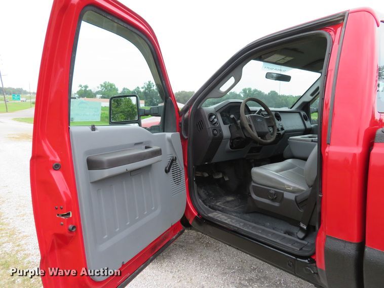 image for item DE8237 2012 Ford F250 Super Duty XL pickup truck