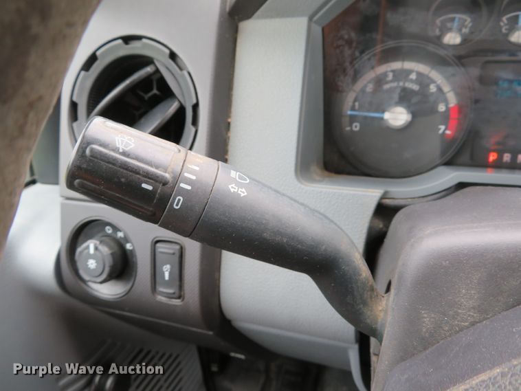 image for item DE8237 2012 Ford F250 Super Duty XL pickup truck