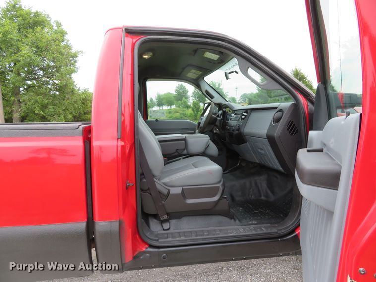 image for item DE8237 2012 Ford F250 Super Duty XL pickup truck