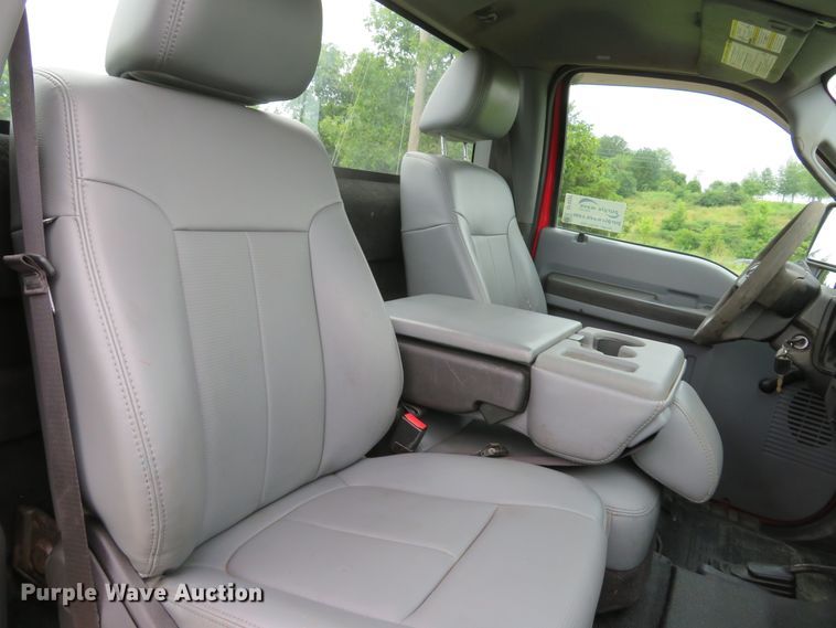 image for item DE8237 2012 Ford F250 Super Duty XL pickup truck