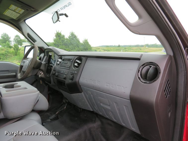 image for item DE8237 2012 Ford F250 Super Duty XL pickup truck