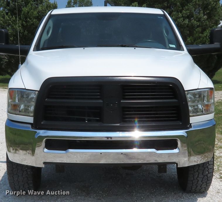 image for item DE8239 2013 Dodge Ram 2500HD Crew Cab pickup truck